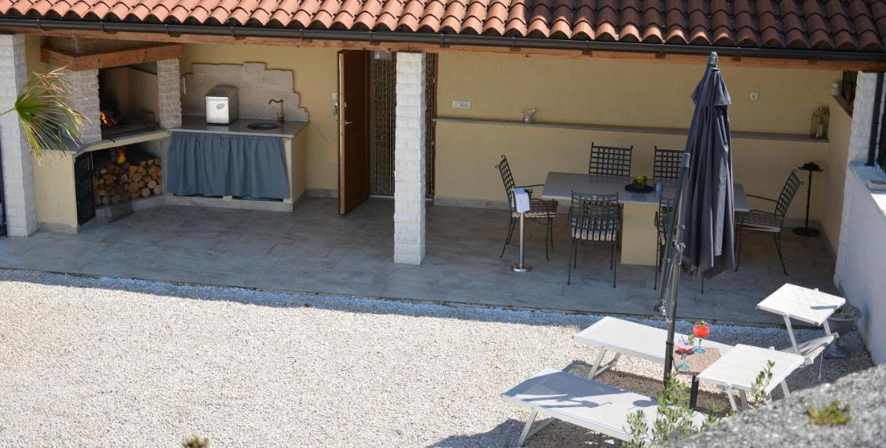 Casa Ferata - Holiday Home Vizinada Bagian luar foto