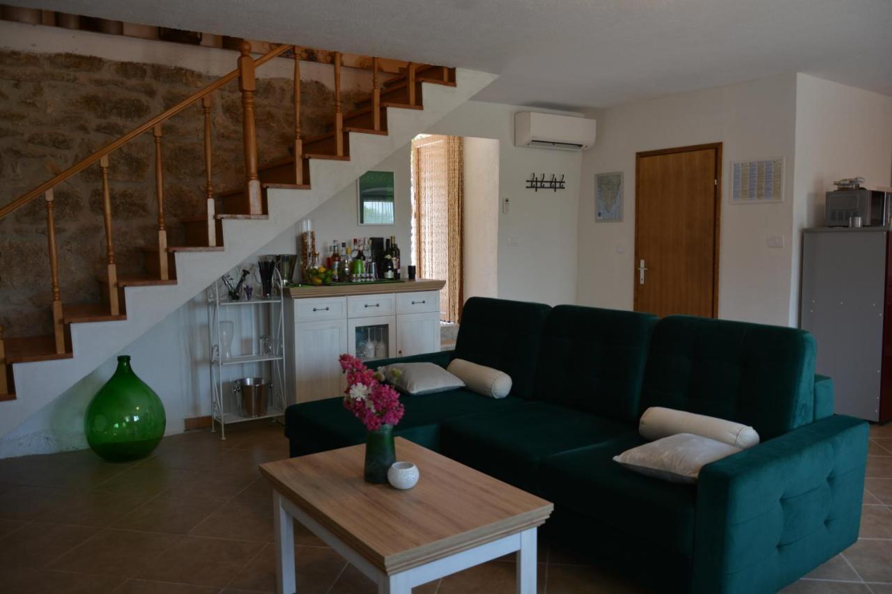 Casa Ferata - Holiday Home Vizinada Bagian luar foto