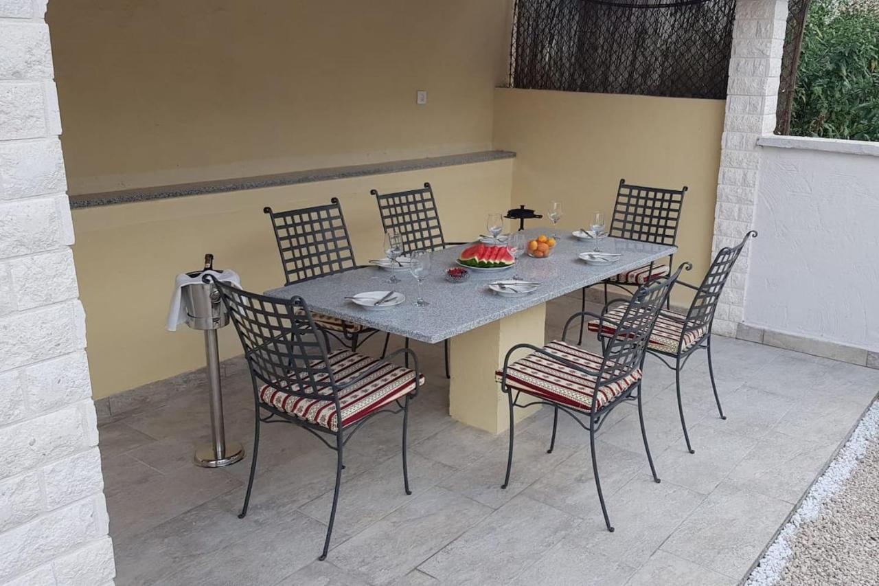 Casa Ferata - Holiday Home Vizinada Bagian luar foto